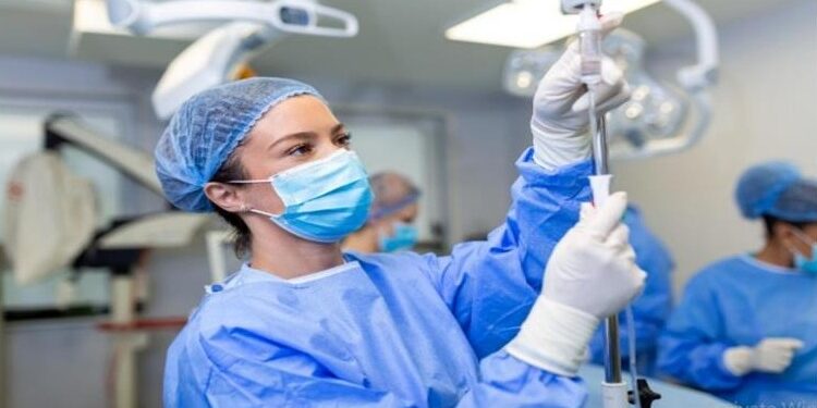 التعليم تنذر كليات الطب بالجامعات الأهلية: إزالة المخالفات أو تعليق القبول