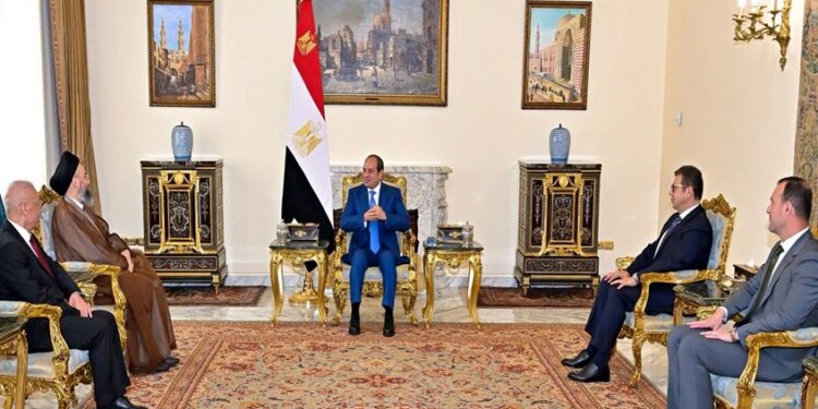 السيسي يستقبل الحكيم في القاهرة ويشيد بجهود العراق في حصر السلاح