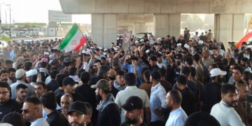 تظاهرات أمام مطار النجف وإدارته تؤكد: لا توجيهات لاستئناف استقبال الرحلات الجوية الإيرانية