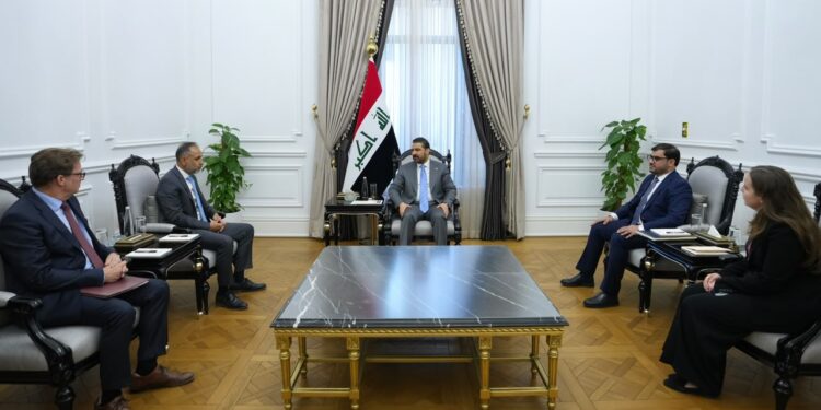 الزيدي: حريصون على دعم الأمن والاستقرار في المنطقة وحل أزماتها عبر الحوار