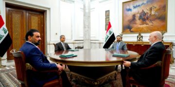 الرئاسات تؤكد دعم مطلب الحكومة العراقية باستثناء مطار النجف من العقوبات الأمريكية على الرحلات الإيرانية