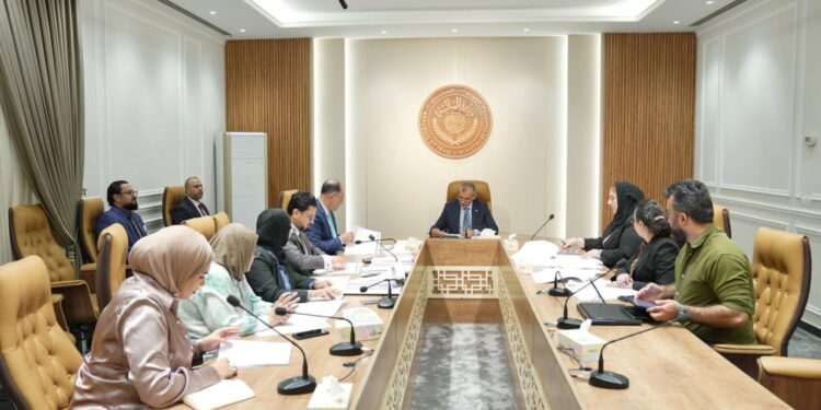 وزير المالية يعلن تثبيت العقود على الملاك الدائم ضمن مشروع الموازنة المقبلة