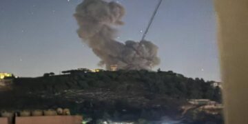 للمرة الأولى منذ وقف إطلاق النار.. غارة إسرائيلية على أكثر من محور جنوب لبنان ووقوع إصابات