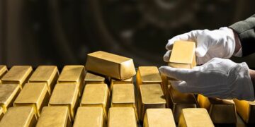 الذهب يتراجع مجدداً.. بيانات التضخم الأميركية تعزز احتمالات تشديد السياسة النقدية