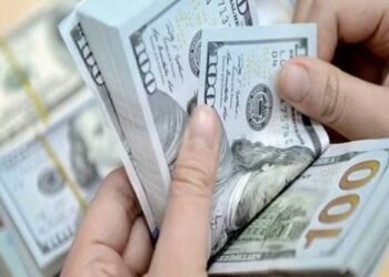أسعار الصرف تودع الأسبوع على قفزة كبيرة.. الورقة لـ(160) ألف دينار