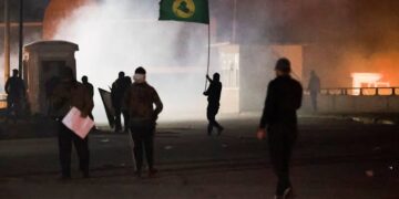 مواقع تُخلى وجاهزية تُرفع.. ماذا يجري داخل فصائل الحشد مع تصاعد الحرب؟