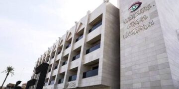 بالجرم المشهود.. كمين محكم ينهي مساومة موظفة لمواطن على أرض تابعة للدولة بالديوانية