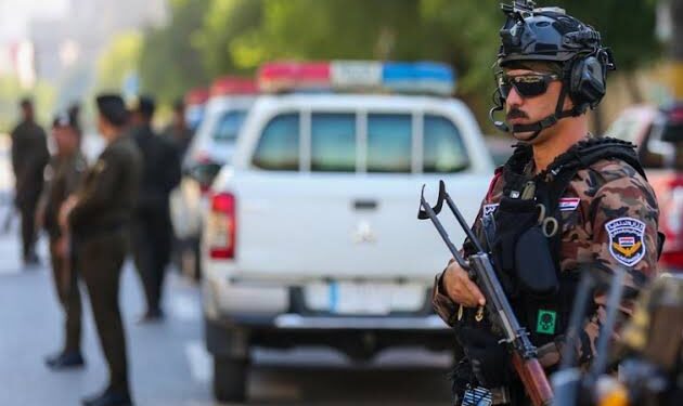 بدأت بتبادل الشتائم على “التيك توك” وانتهت بـ(12) معتقلاً.. تفاصيل مشاجرة عائلية كبيرة في نينوى