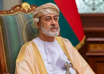 سلطان عُمان في مهمة شاقة.. بريطانيا محطة أولى على طريق احتواء حرب هرمز