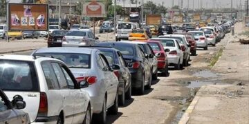 نزيف الوقت والوقود.. الازدحام يبتلع البنزين والمواطن يدفع الثمن في الطوابير