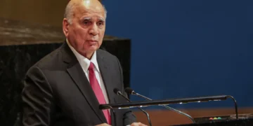 العراق يطرح خطة جديدة لحصر السلاح ويؤكد: نصدر النفط عبر هرمز بالتعاون مع أميركا
