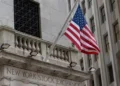 واشنطن تفرض عقوبات جديدة على شبكة متهمة بتزويد إيران بمكونات وأسلحة عسكرية
