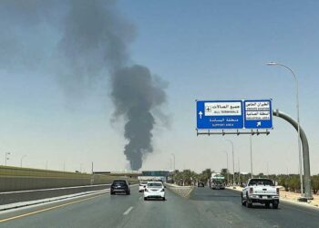 انفجارات تهز الرياض.. الحوثيون يصعّدون هجماتهم على السعودية