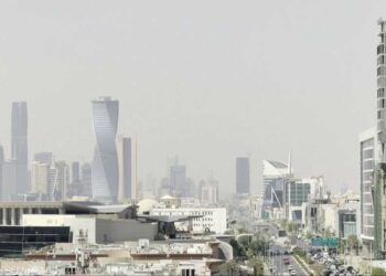 مقتل 3 سعوديين في هجومين على مطار الملك خالد بالرياض