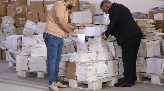 التربية تعلن وصول دفعة جديدة من الكتب المنهجية إلى المخازن