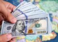 الدولار يستقر عند أعلى مستوى في 17 شهراً ويتجه لتحقيق مكاسب أسبوعية