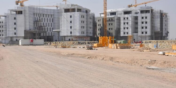 خاص: مذكرات واتفاقيات دون تنفيذ.. خطط الحكومة لجذب الاستثمارات الخارجية تصطدم بواقع مؤلم