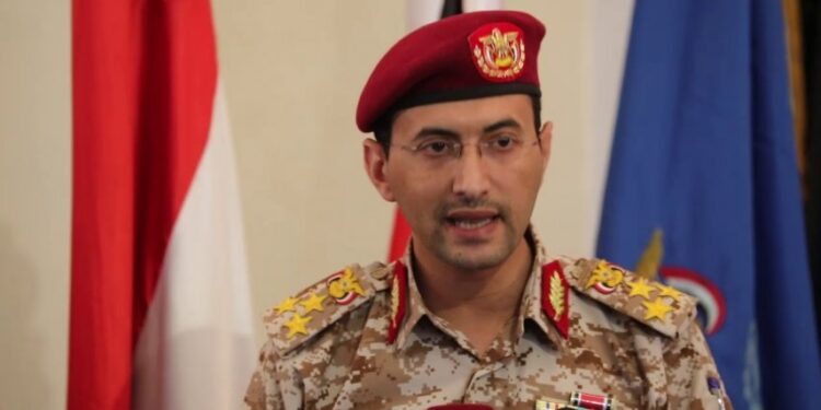 الحوثيون يحذرون الطيران في الأجواء السعودية بعد هجوم مطار الرياض