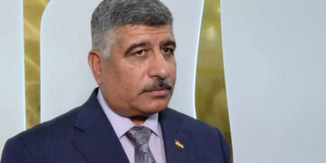 الزيدي يأمر بتشكيل لجنة تحقيقية بشأن التجاوز على العلم الأمريكي