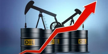 النفط يقفز 5% ويتجاوز 105 دولارات وسط مخاوف إمدادات الشرق الأوسط