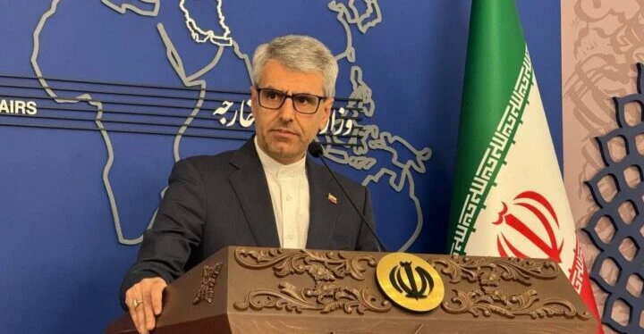 إيران تربط أمن مضيق هرمز بإنهاء الحصار الأميركي وتدرس الرد على واشنطن