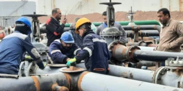 النفط يتراجع مع تقييم محادثات واشنطن وطهران وتعافي صادرات الخليج