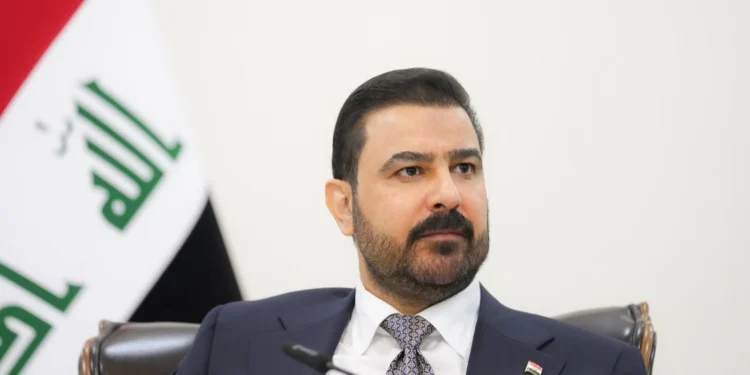 الزيدي يصل نينوى لافتتاح مشاريع خدمية وسط ترقب بشأن مطار الموصل الدولي
