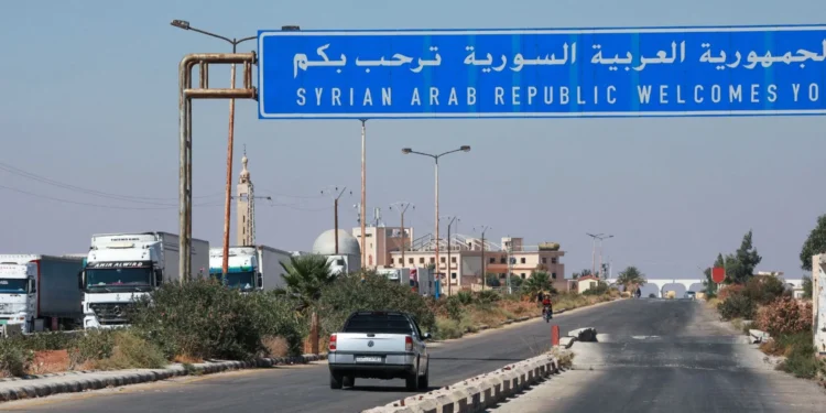 سوريا تغلق منفذ نصيب مع الأردن.. الغارات الجوية تفتح جبهة توتر جديدة