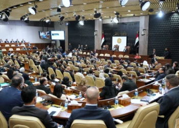 اللجان النيابية تتحول إلى ساحة تفاوض.. خلافات المناصب تؤخر اجتماع الإطار وقانون الحشد ينتظر الحسم
