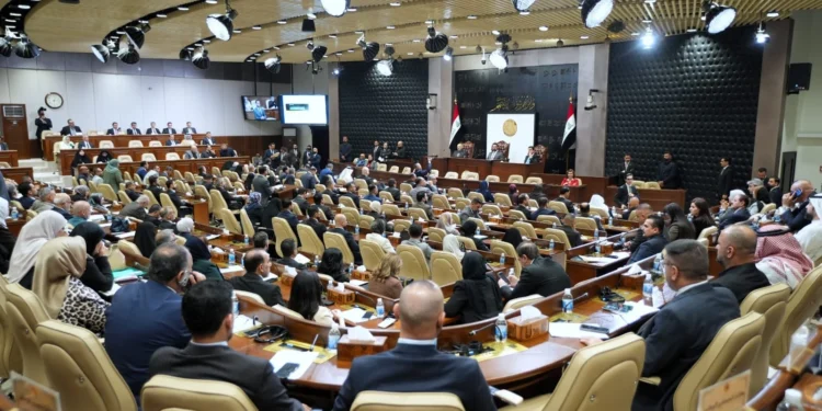 اللجان النيابية تتحول إلى ساحة تفاوض.. خلافات المناصب تؤخر اجتماع الإطار وقانون الحشد ينتظر الحسم