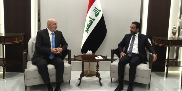 بعد رفع سعر الصرف.. رئيس الجمهورية والحلبوسي يؤكدان ضرورة اتخاذ إجراءات لحماية القدرة الشرائية للمواطنين