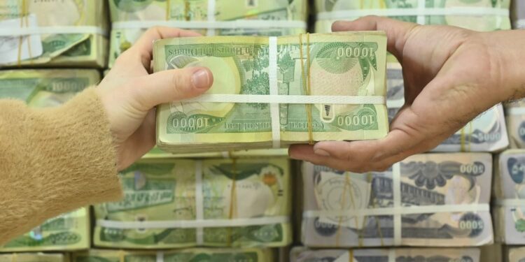 الرواتب في مأمن.. المالية النيابية تكشف وضع العراق مع النفط وهرمز