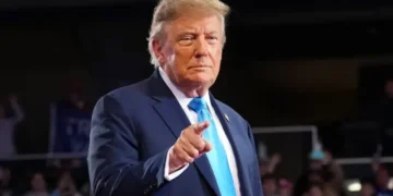 ترامب يهدد إيران وكوبا: قد نوجه ضربة جديدة للأولى ونتولى أمر الأخرى بطريق عودتنا