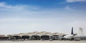 حريق في صالة المسافرين.. هجوم جديد على مطار الملك خالد الدولي في الرياض