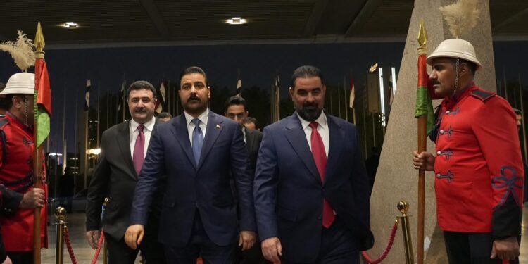 بعد استكمال التشكيلة الوزارية.. الزيدي يتعهد بالاستجابة لتطلعات العراقيين: سنواجه الفساد بعزيمة لا تلين