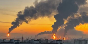 ترامب غاضب من زيلينسكي.. واشنطن تهدد بتعليق إمدادات السلاح لأوكرانيا