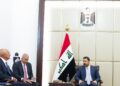 خاص: زيارة باراك تفتح الملفات الشائكة.. ضغوط واشنطن تصطدم بنفوذ فصائل يهدد مستقبل السلطة في العراق
