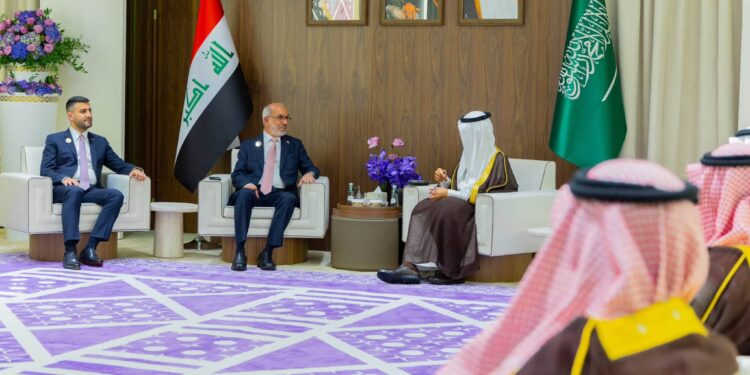 دون التطرق لمشاريع الربط.. لقاء عراقي سعودي يبحث دعم استقرار منظومة الكهرباء
