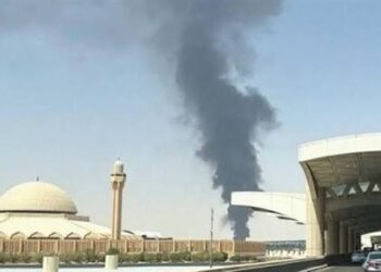 بغداد تحذر من اتساع التصعيد الإقليمي بعد استهداف مطار الرياض