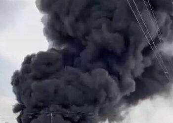 حريق جديد في مستودع بنزين بتانجرو.. النيران تلتهم المنشأة بالكامل