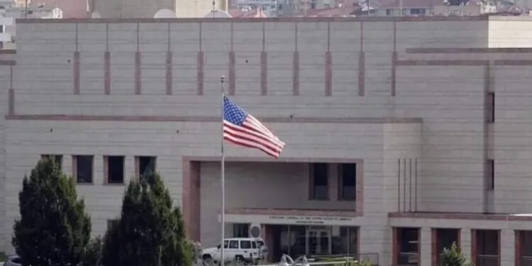 واشنطن تحذّر من هجمات مسلّحة في لبنان… وتدعو رعاياها إلى المغادرة فوراً!