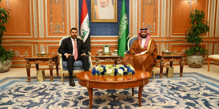 الزيدي وبن سلمان يبحثان أمن المنطقة وتنسيق الجهود بين العراق والسعودية