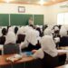 الحجاب في المدارس العراقية يعود إلى الواجهة.. التربية ترفض تقييد حرية الطالبات