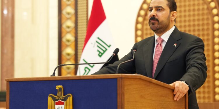 الزيدي: قرار الحرب والسلم للسلطات الدستورية ولا عمل عسكري خارج إطار الدولة