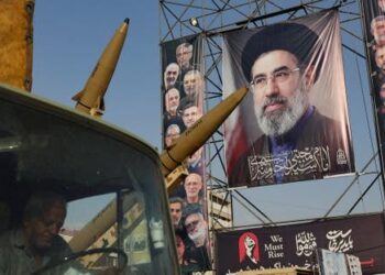 إيران تتحصن لاحتمال تجدد الحرب.. تهديدات باستهداف القوات الأمريكية وتعزيز الحدود