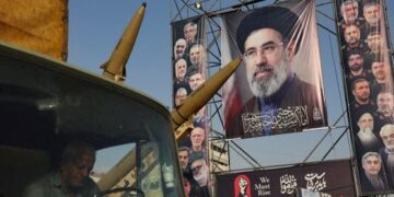 إيران تتحصن لاحتمال تجدد الحرب.. تهديدات باستهداف القوات الأمريكية وتعزيز الحدود
