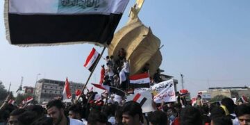 تجاوز المتظاهرين ألفاً في ساحة التحرير.. ذكرى تشرين تعيد مطالب التغيير إلى بغداد