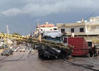 سقوط برج كهرباء بين بغداد وديالى بسبب العواصف الترابية