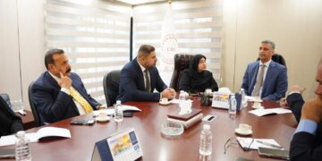البنك المركزي ينفي طباعة العملة.. هل يقترب سعر الدولار الموازي من الرسمي؟