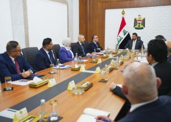  بعد تظاهرات عدة.. الزيدي يوجه بتوفير الأدوية والمستلزمات الطبية في المستشفيات